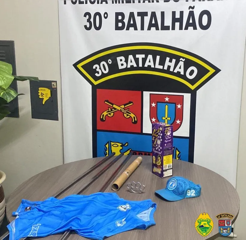 Imagem ilustrativa da imagem Torcedores são presos com foguetes e barras de ferro após confusão no Café
