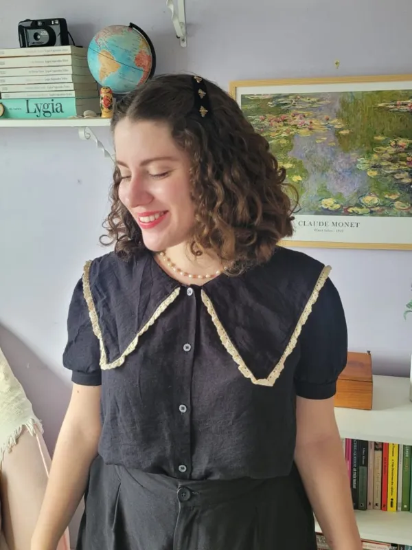 Lara Rocha, 27, fez alisamento à base de amônia em seu cabelo durante oito anos