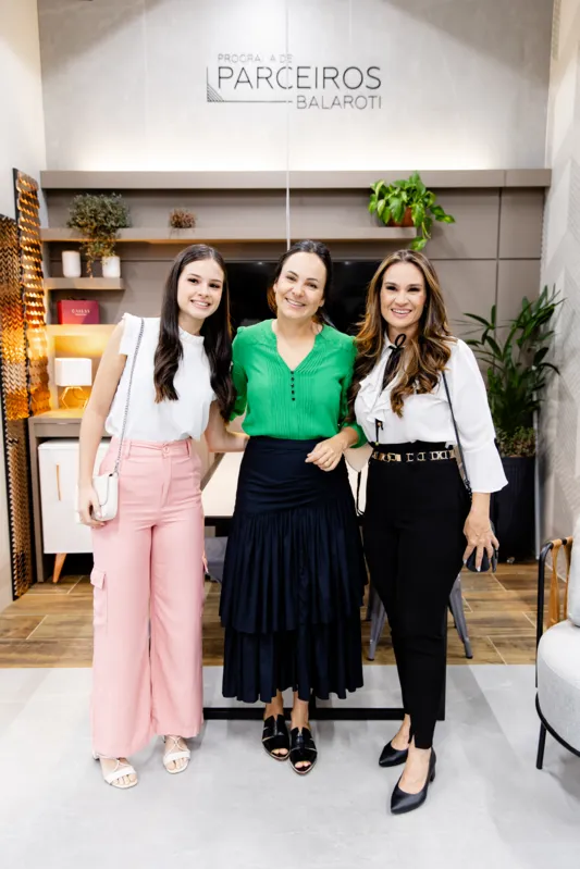 Beatriz Lombardi, Patricia Pomerantzeff e a arquiteta Marcia Klusinski