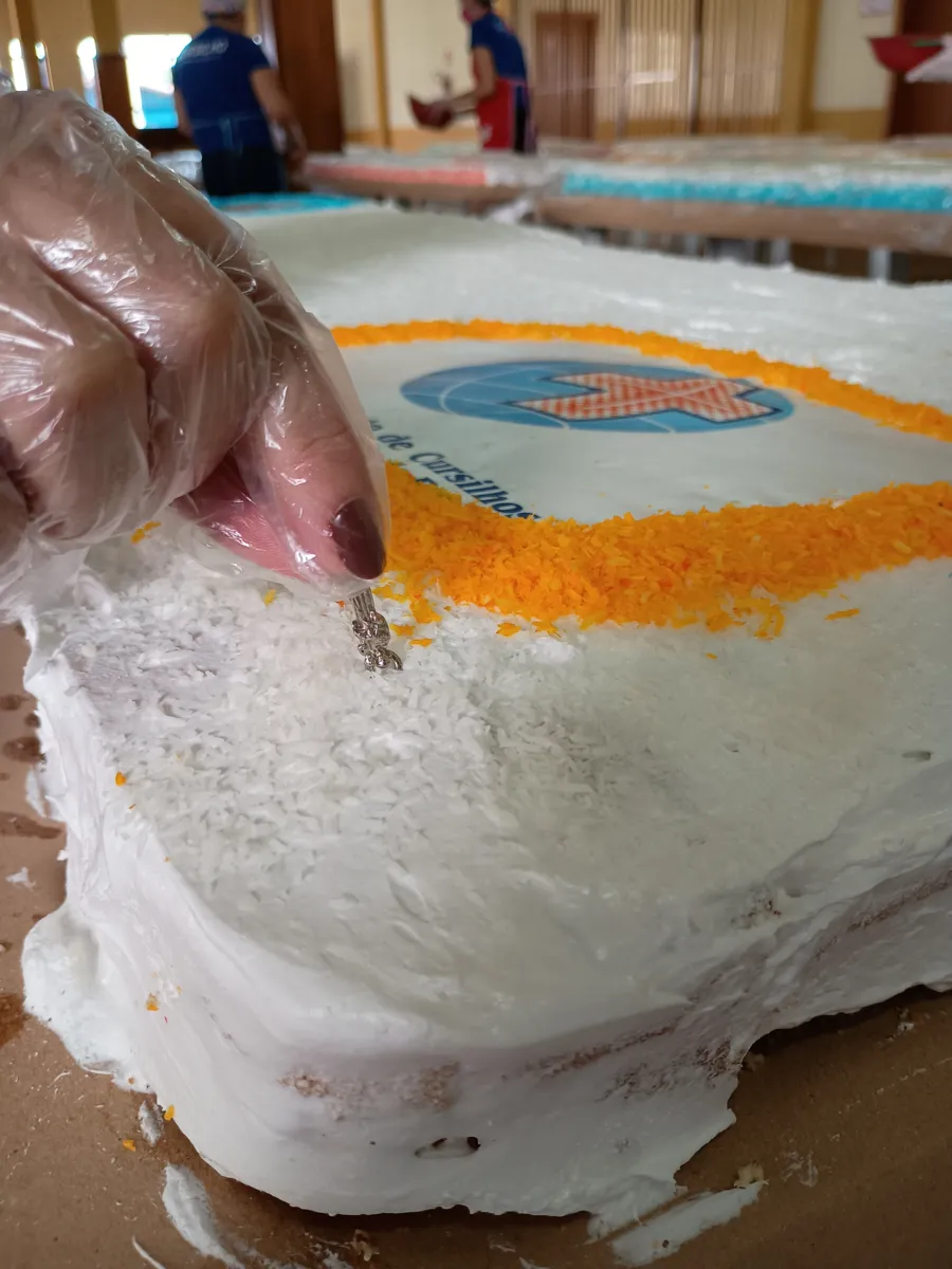 Imagem ilustrativa da imagem Santo Antônio da Platina celebra padroeiro com bolo de 45 metros