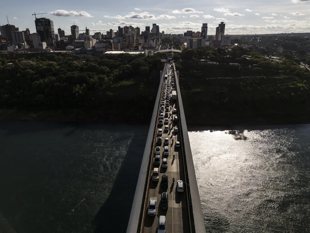 16 de setembro de 2024 - Pesquisa realizada na região da Tríplice Fronteira revela falta de conhecimento da população sobre a lavagem de dinheiro. Campanha ‘Enxergue os Sinais’ visa conscientizar sobre os riscos e impactos deste crime