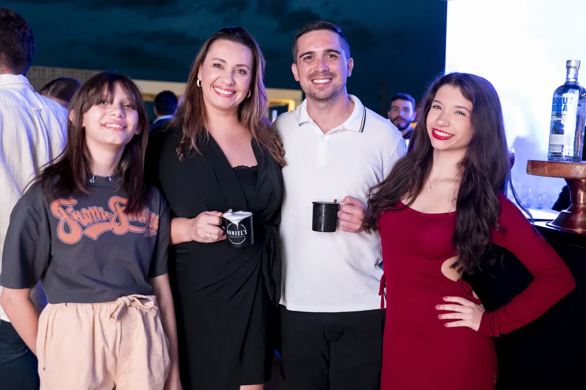 Lorena Lovetro, Nádia Castro, Charles Rodriguez e Laura Lovetro