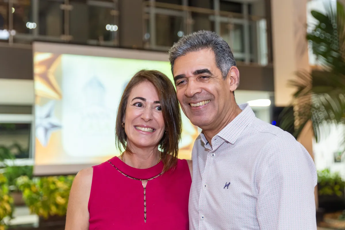 A superintendente Ana Paula Cantelmo Luz e Luz com o advogado Marcelo Alves Pereira.