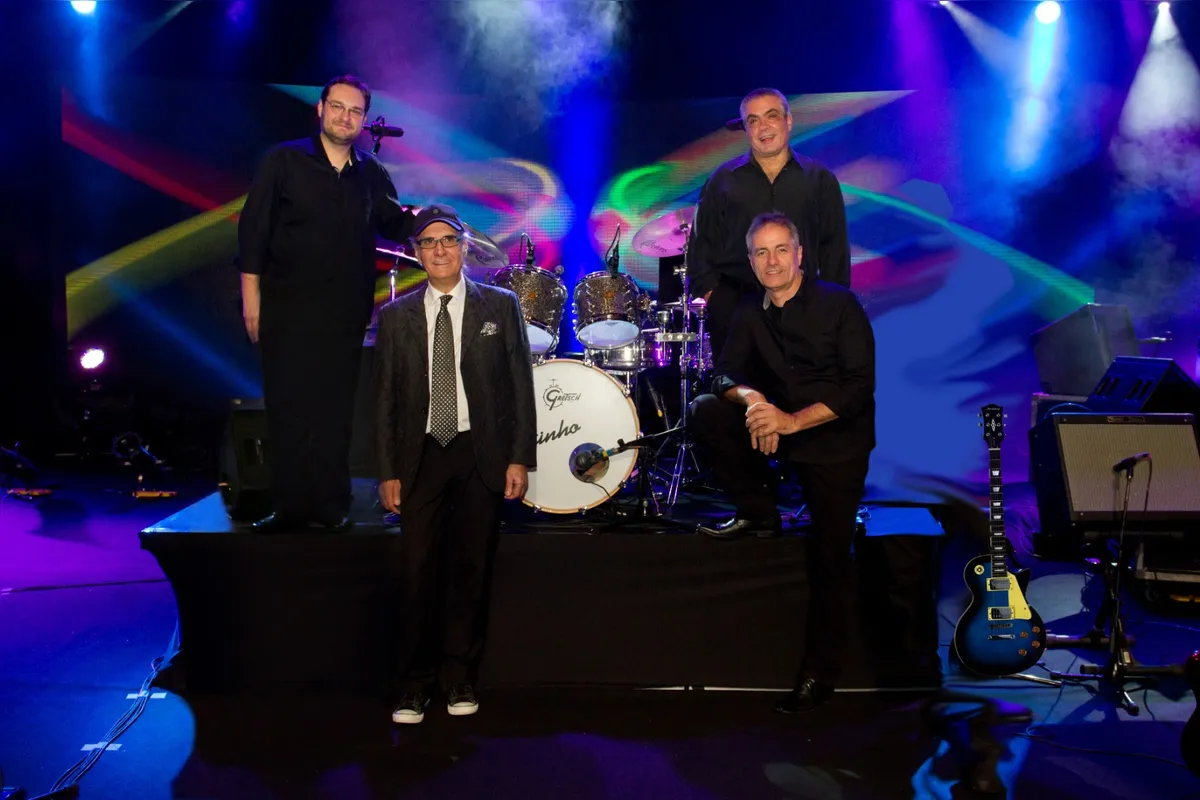 Os Incríveis: banda  se consagrou com os hits "Era Garoto Que Como Eu..."  e  'O Milionário", entre outros