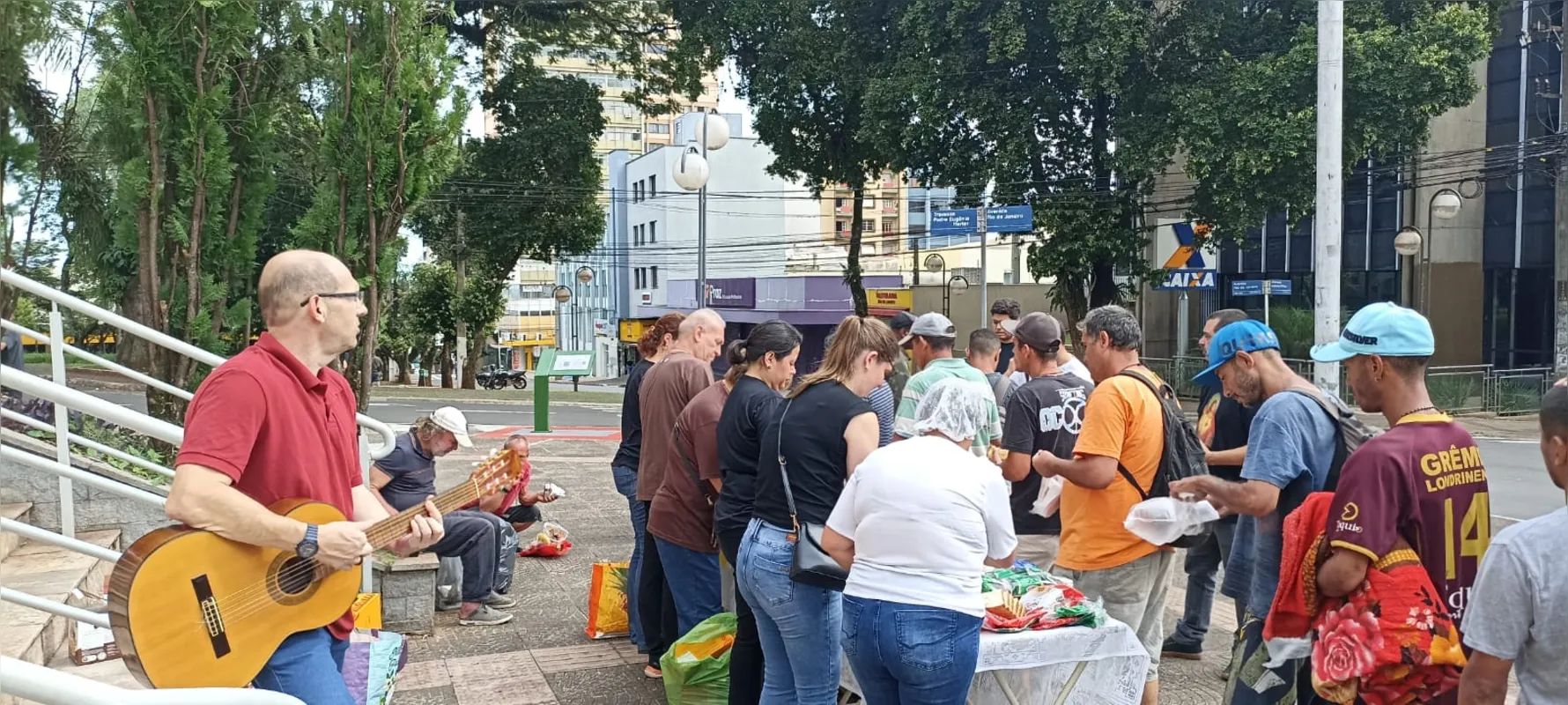Imagem ilustrativa da imagem Amor ao próximo e gratidão marcam Natal em Londrina