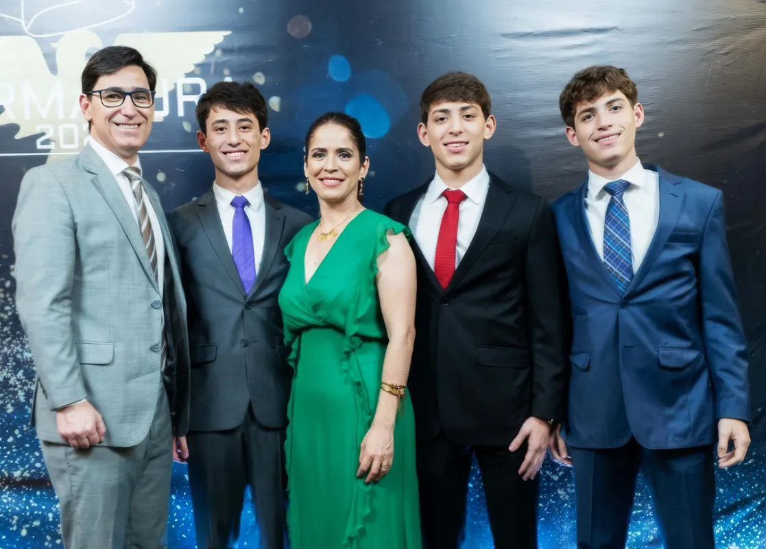 Anderson de Azevedo, João Romanholi de Azevedo, Cintia Patrícia Romanholi, Pedro Romanholi de Azevedo e Tiago Romanholi de Azevedo