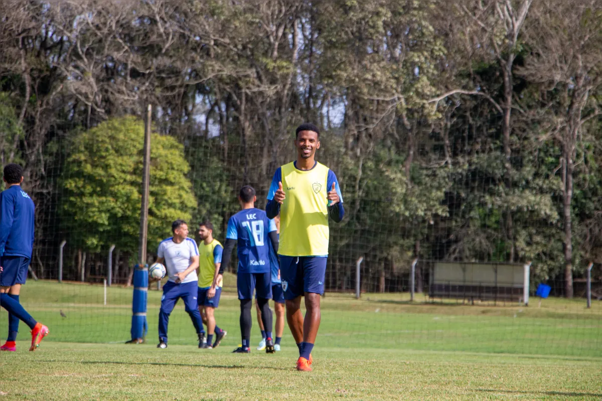 DM liberado: Henrique foi o último jogador liberado pelo departamento médico do LEC e está à disposição para o jogo de domingo