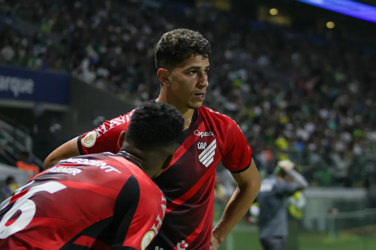 Imagem ilustrativa da imagem Athletico lidera clubes brasileiros