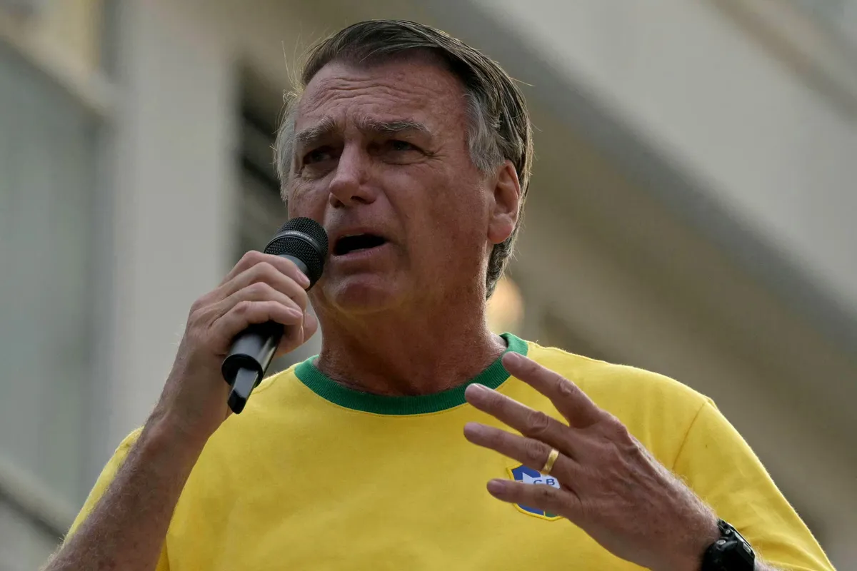 A denúncia coloca o ex-presidente Jair Bolsonaro no centro da trama golpista, como líder da suposta organização criminosa que visava à permanência dele no poder
