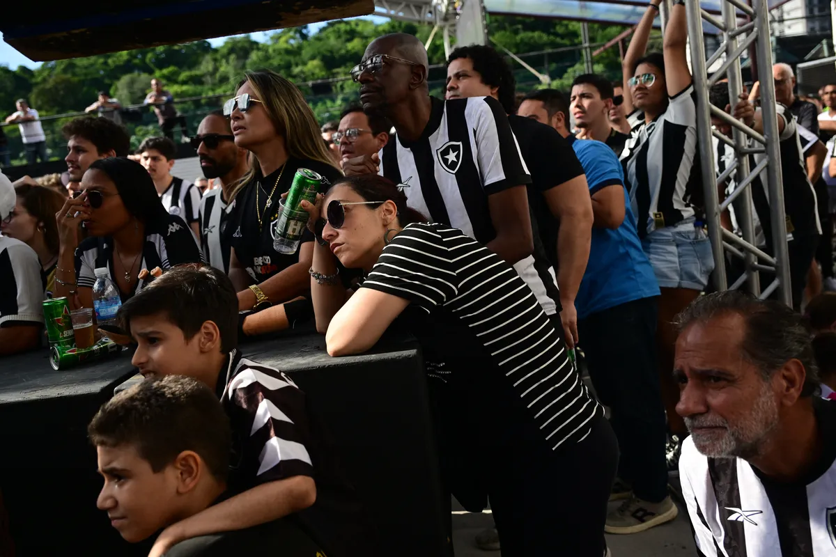 Imagem ilustrativa da imagem Botafogo sucumbe à maratona e amarga queda precoce no Mundial