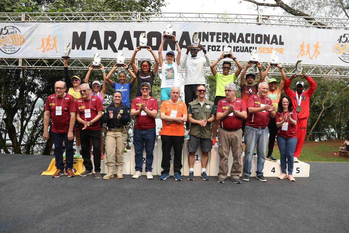 Imagem ilustrativa da imagem Brasil e Quênia dividem pódio na Maratona de Foz