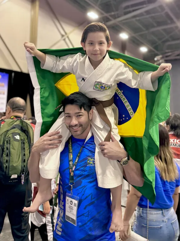Imagem ilustrativa da imagem Com oito anos de idade, Lorenzo Morikawa é o novo campeão mundial de caratê