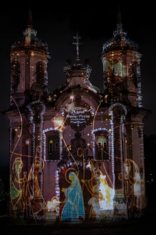 Imagem religiosa é projetada na Igreja de São Francisco de Assis, em Ouro Preto, Minas Gerais