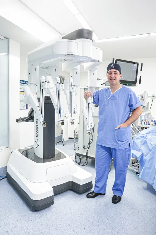 O coordenador do Serviço de Cirurgia Robótica do Hospital Evangélico de Londrina, Ricardo Brandina