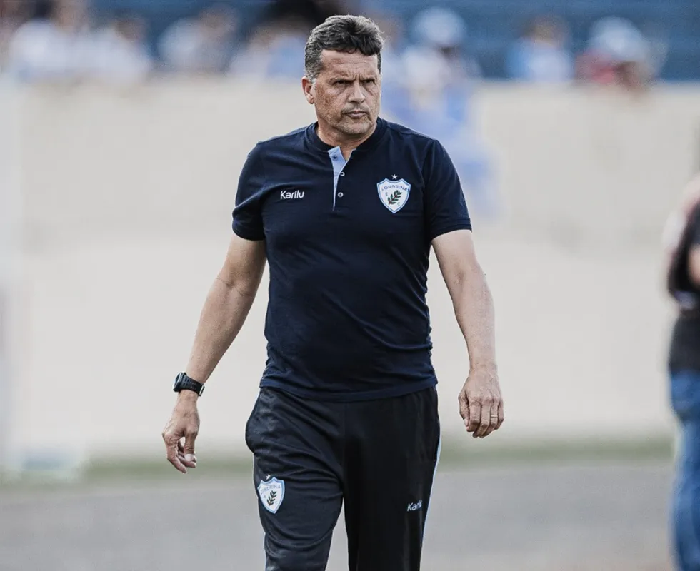 Claudinei Oliveira se diz frustrado com a derrota em casa: "Foi um dos jogos mais frustrantes para mim, até porque o estádio estava lindo e a torcida nos apoiou o tempo inteiro"