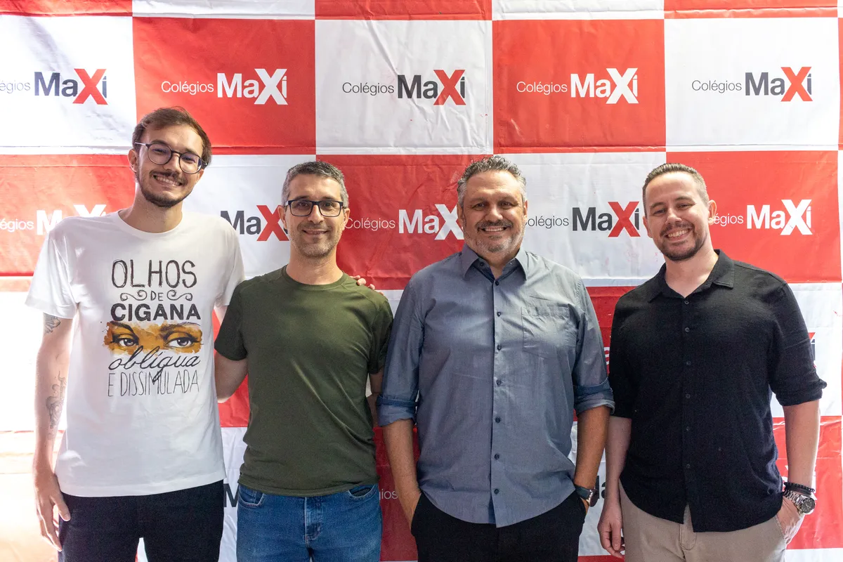 Os coordenadores Abílio Francisco, de Linguagens; Wilson Carvalho. de Ciências da Natureza; Marco Capri, de Matemática; e Thiago Paes, de Ciências Humanas