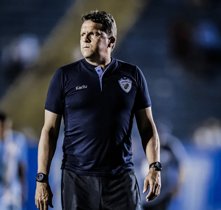 Claudinei Oliveira tem pedido mais eficiência ao time: "Precisamos resolver o jogo no momento em que estivermos melhor que o adversário"