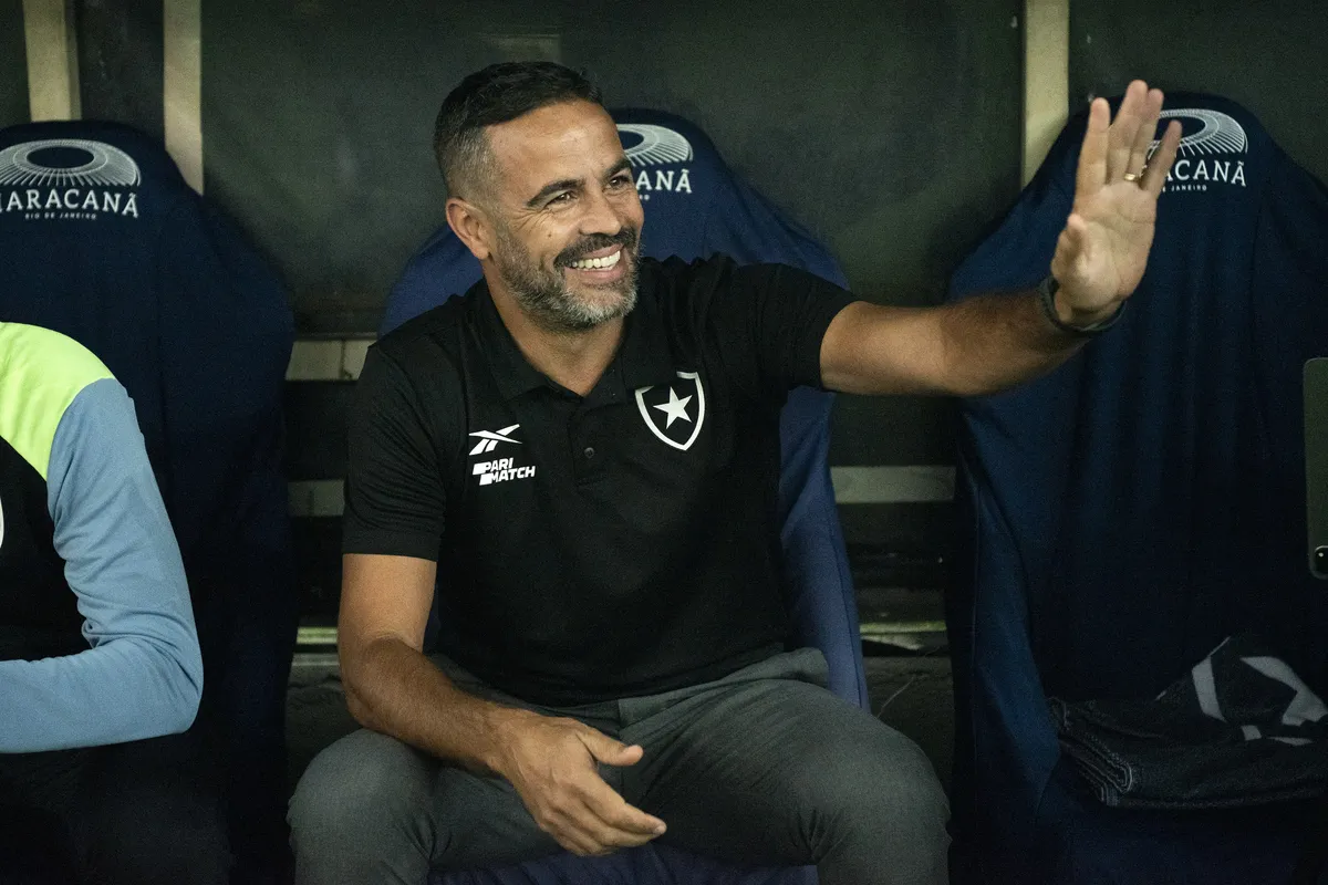 Depois do 5 a 0 no Rio de Janeiro, Botafogo tem ampla vantagem para o confronto desta quarta diante do Peñarol, em Montevidéu