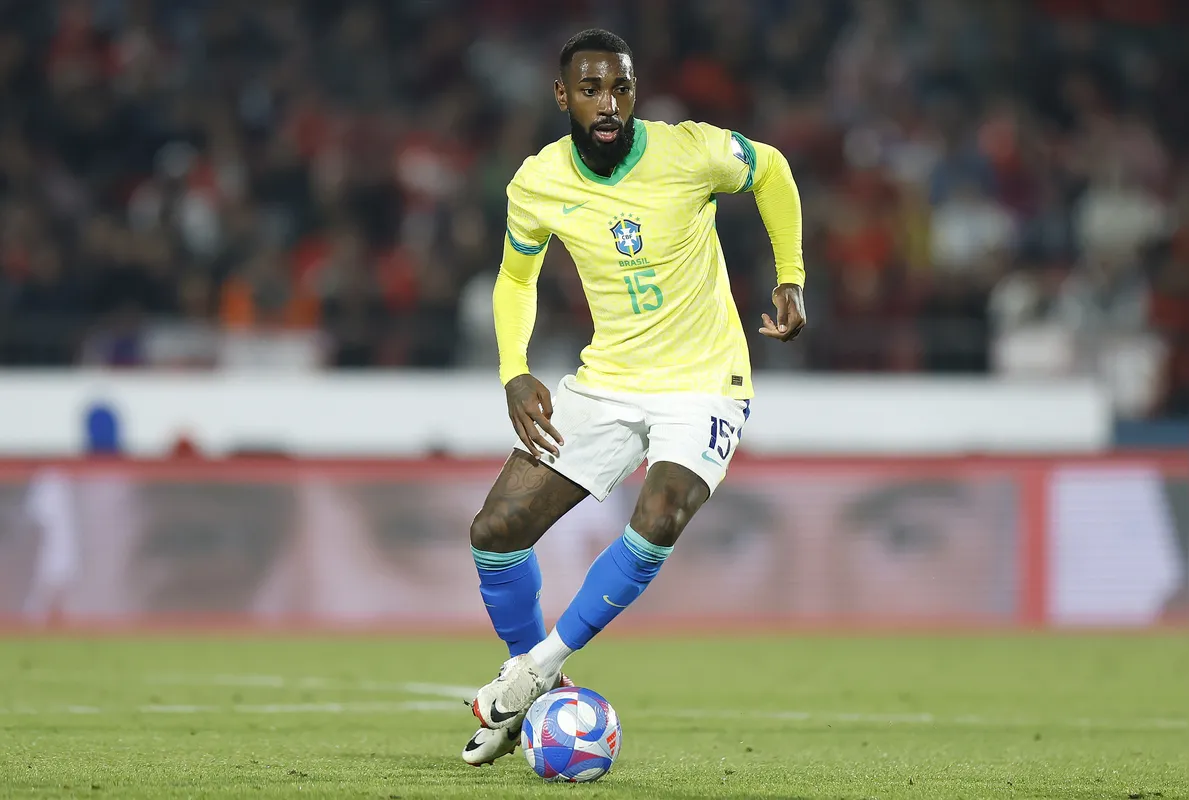 Gerson será uma das novidades na escalação da seleção brasileira no duelo desta terça-feira, em Brasília