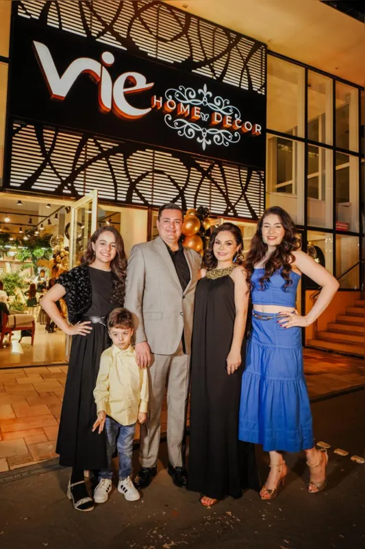 Família Dantas: Emilly, Filipe, Marcelo, Keila e Nicolle