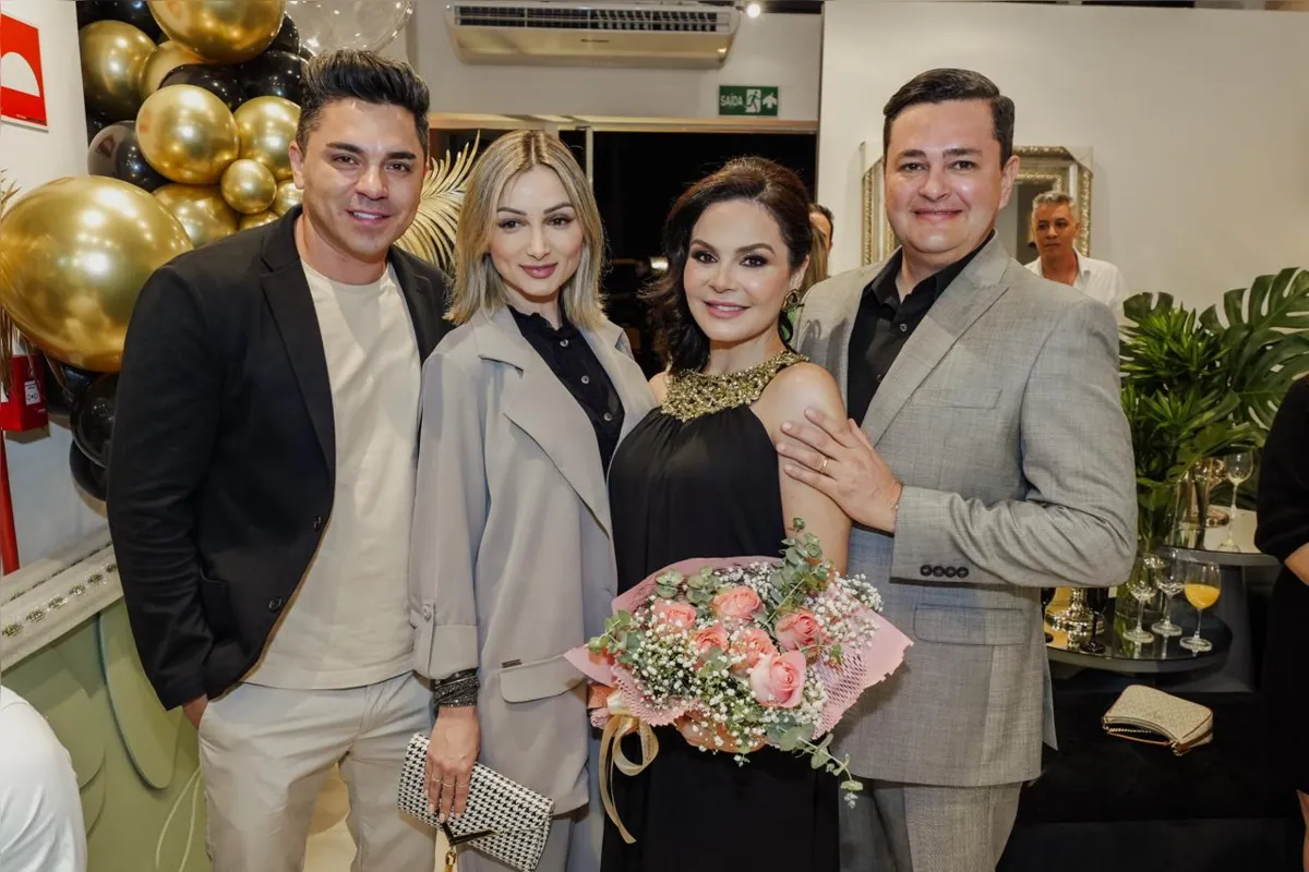 O casal com os amigos de Florianópolis, Danniel e Bruna Thomaz