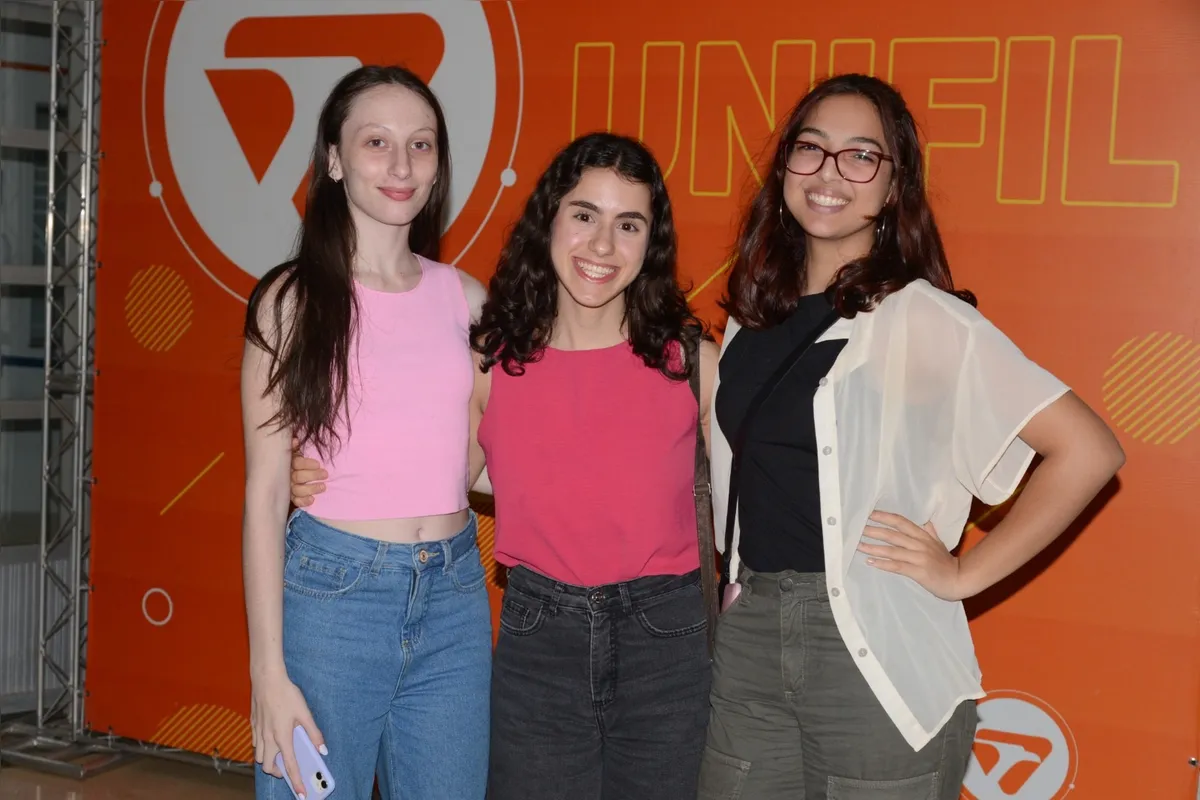 Anelise Olivieri, Beatriz Paiva e Giovana Menezes