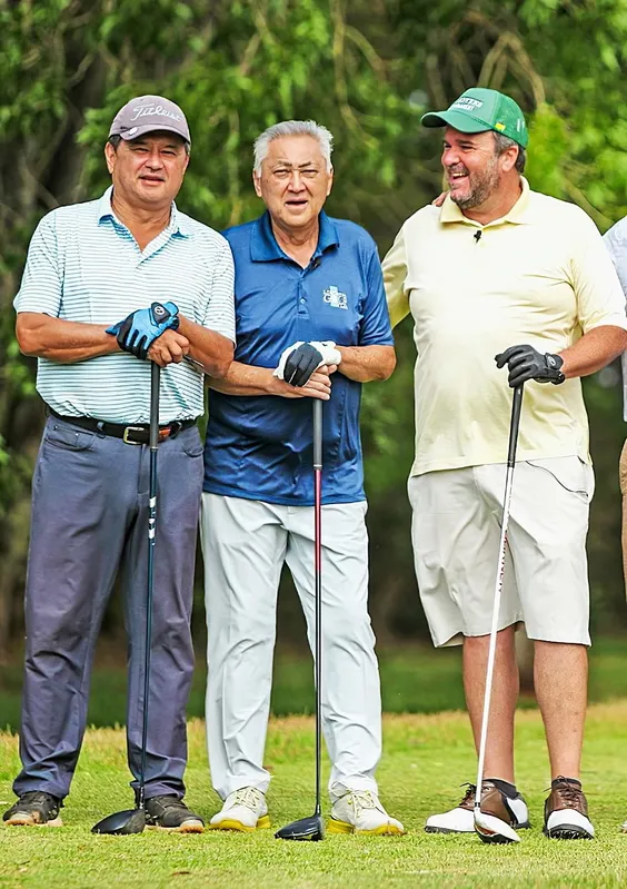 Carlos Fugiwara , o ex e o atual presidente do LGC em sequência, Luiz Carlos Miguita e Fábio Pierre Marin