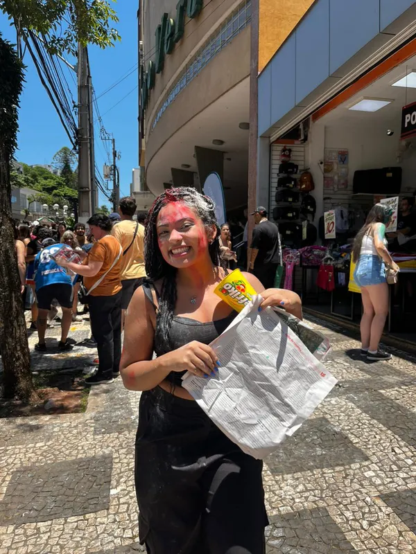 Maria Clara Moraes, futura caloura de Enfermagem, fala sobre o cursinho comunitário:  "O projeto tem grande importância para promover acessibilidade ao jovem de periferia"