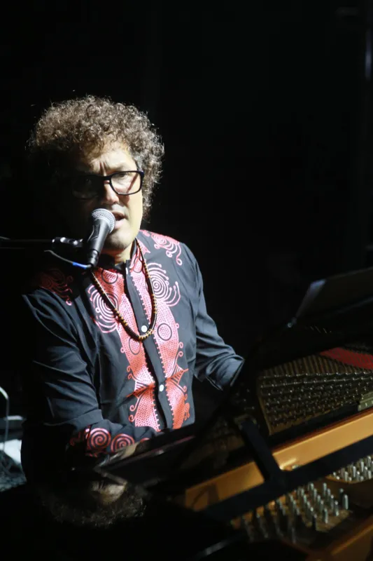 Daniel Belquer traz a Londrina um show com as canções de seu primeiros disco solo, acompanhado por uma super banda