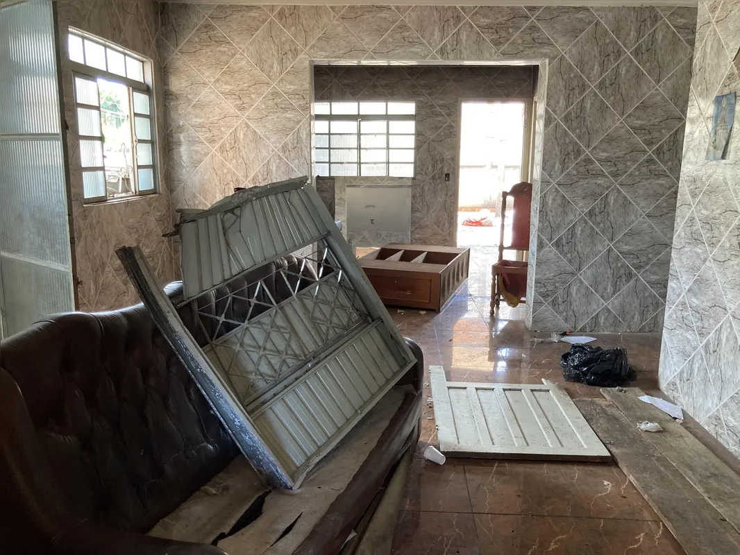 A previsão é que o processo de demolição do Motel Tijolinho leve de 15 a 30 dias