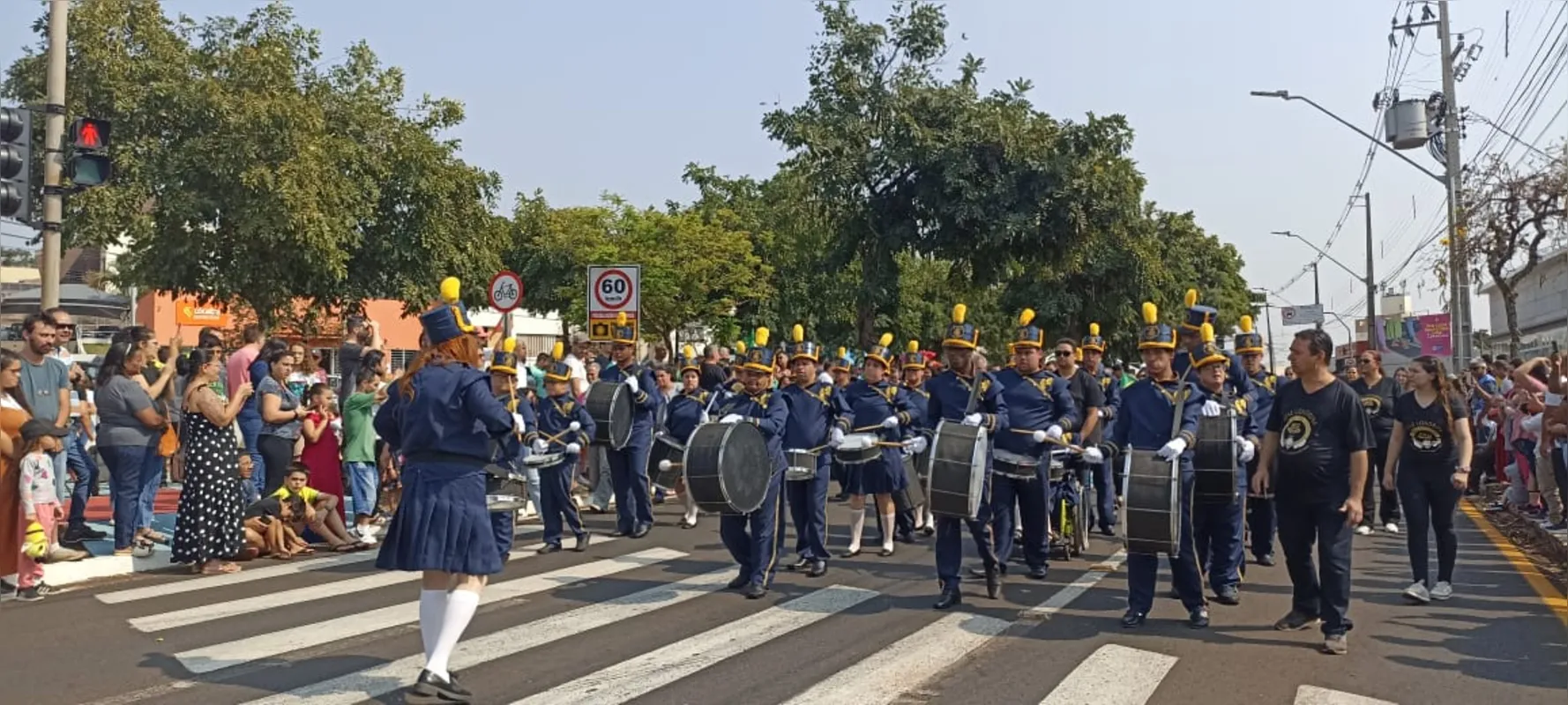 Imagem ilustrativa da imagem Desfile de sete de setembro atrai grande público em Londrina