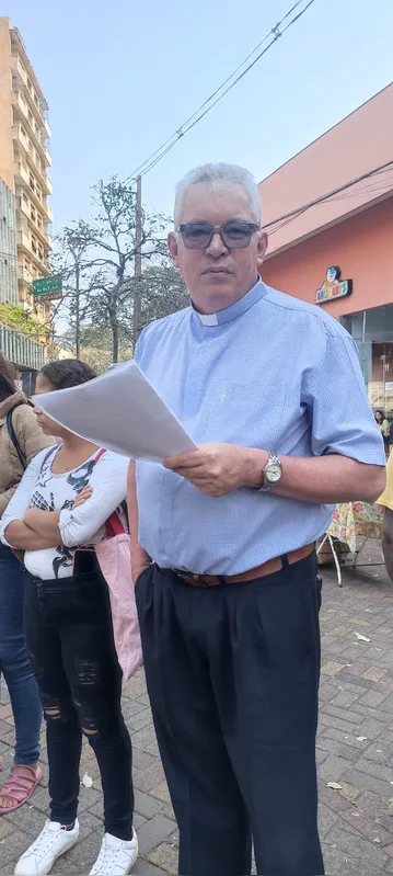 Dom Jeremias Steinmetz durante manifestação do 'Grito dos Excluúdos' no centro de Londrina neste sábado (7)