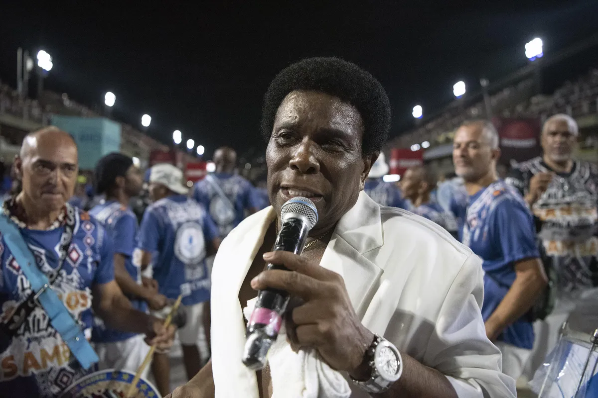 Aos 75 anos, Neguinho da Beija-Flor anuncia que este será seu último ano como intérprete de samba-enredo