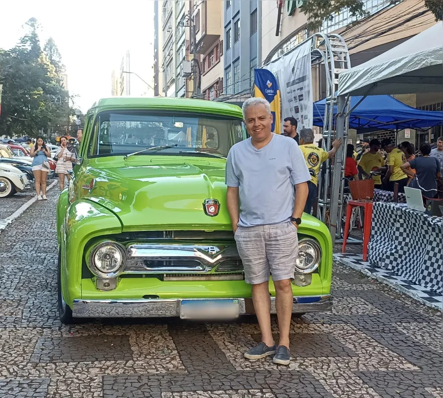 Marco Antonio Silva e a F100,  carro caro que foi destaque na festa de aniversário do Fusca: detalhes impecáveis