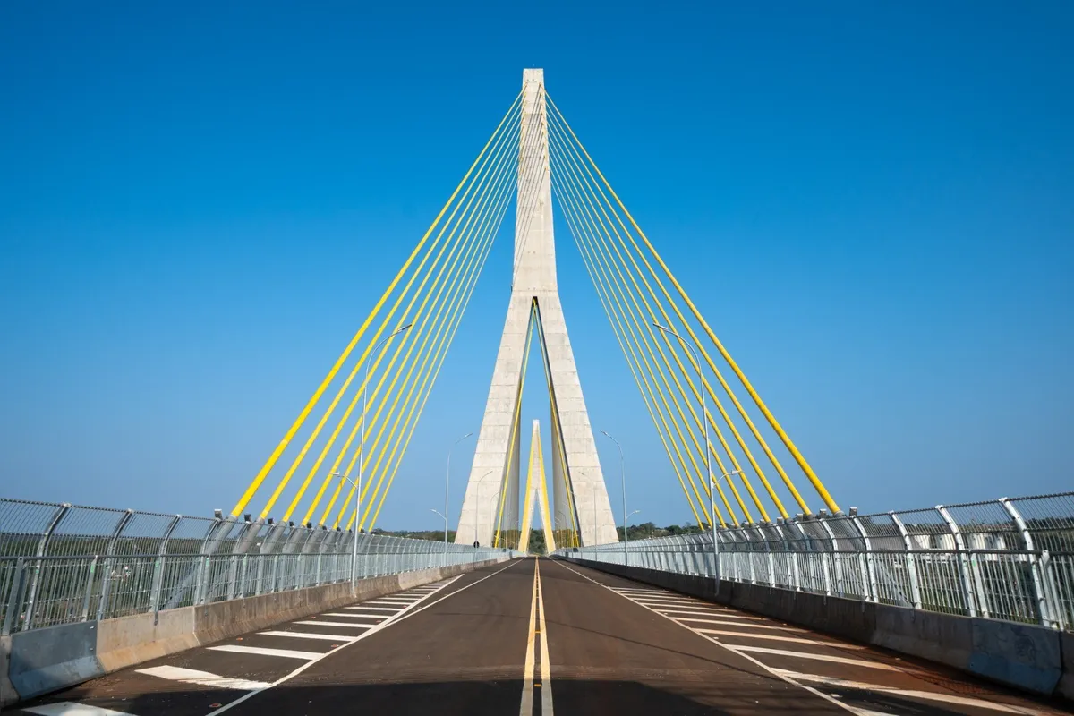 Imagem ilustrativa da imagem Diretores da Itaipu inspecionam obras de acesso à Ponte da Integração