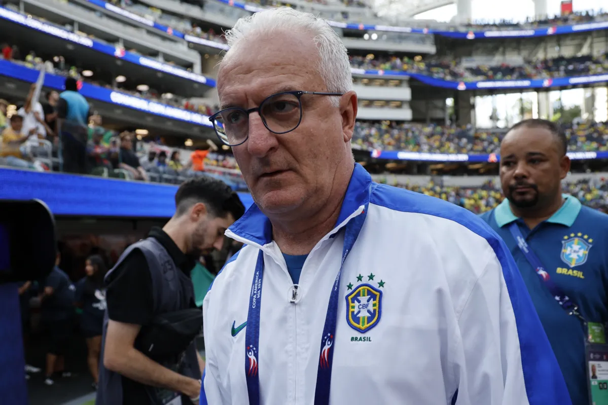 "Não fomos felizes nas finalizações, concordo, mas, de um modo geral, eu acho que nós apresentamos coisas bem positivas”, disse Dorival Júnior