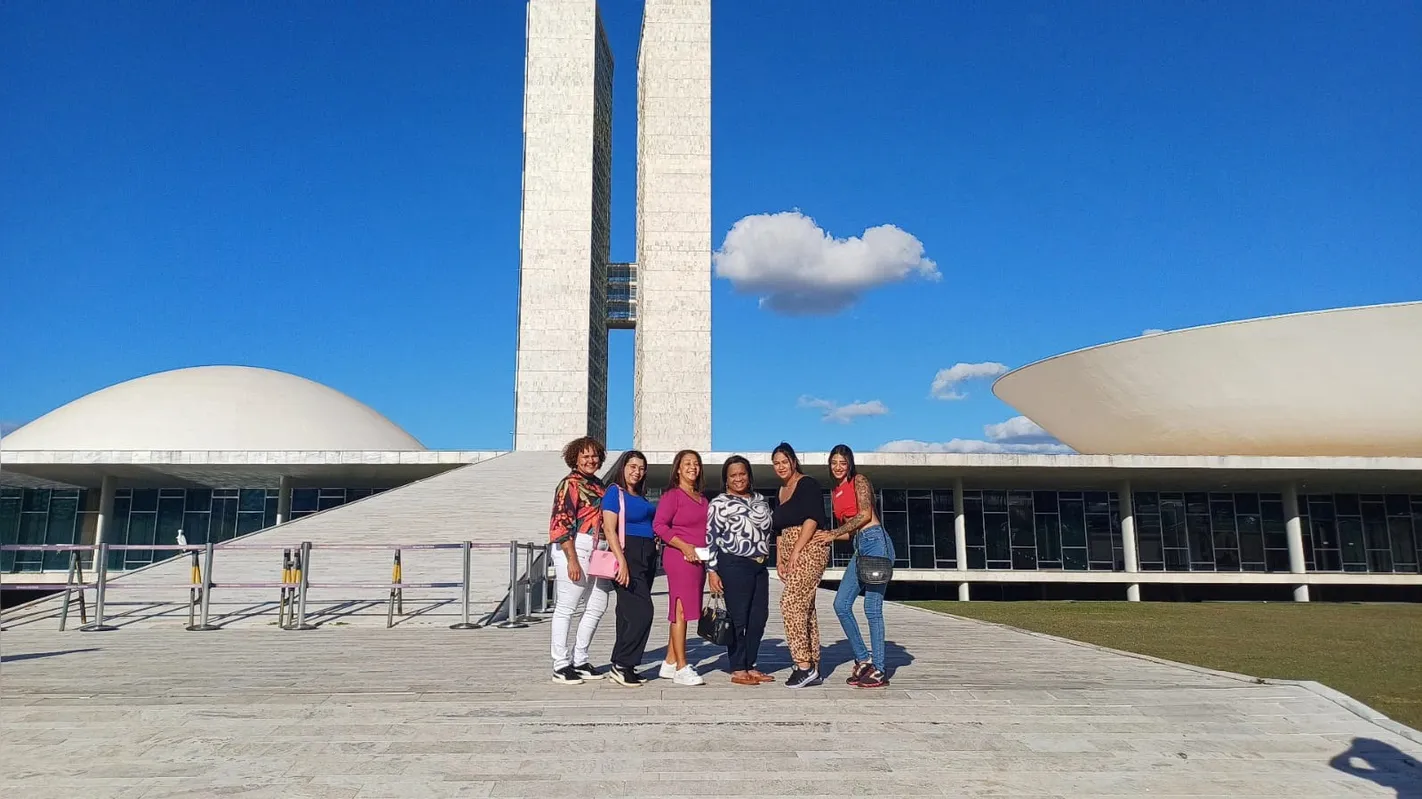 O Programa de Inclusão de Jovens conta com a parceria do governo federal em Londrina: os alunos foram à Brasília para participar do Pacto Nacional de Superação do Analfabetismo