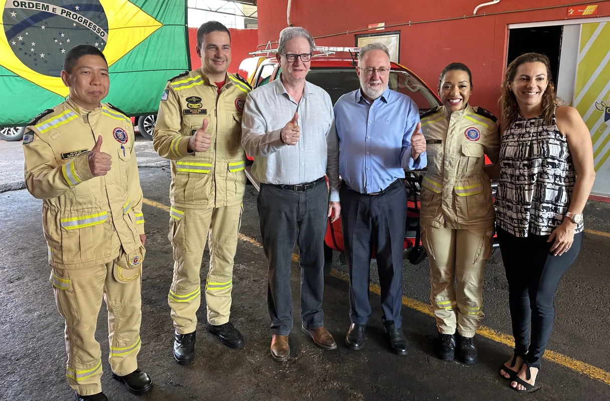 Major Rodrigo Nakamura, major Rodrigo Teixeira, prefeito José Maria Ferreira, deputado Turini, tenente Luana Pereira e a vice-prefeita Mari de Sá