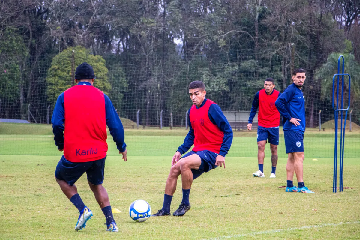 O volante Samuel Andrade será titular pela primeira vez no LEC nesta série C:  Tubarão quer dar mais um passo em MG rumo a classificação