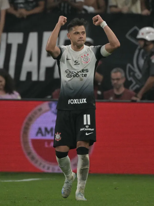 Imagem ilustrativa da imagem Em clima tenso, Flamengo e Corinthians iniciam luta por final