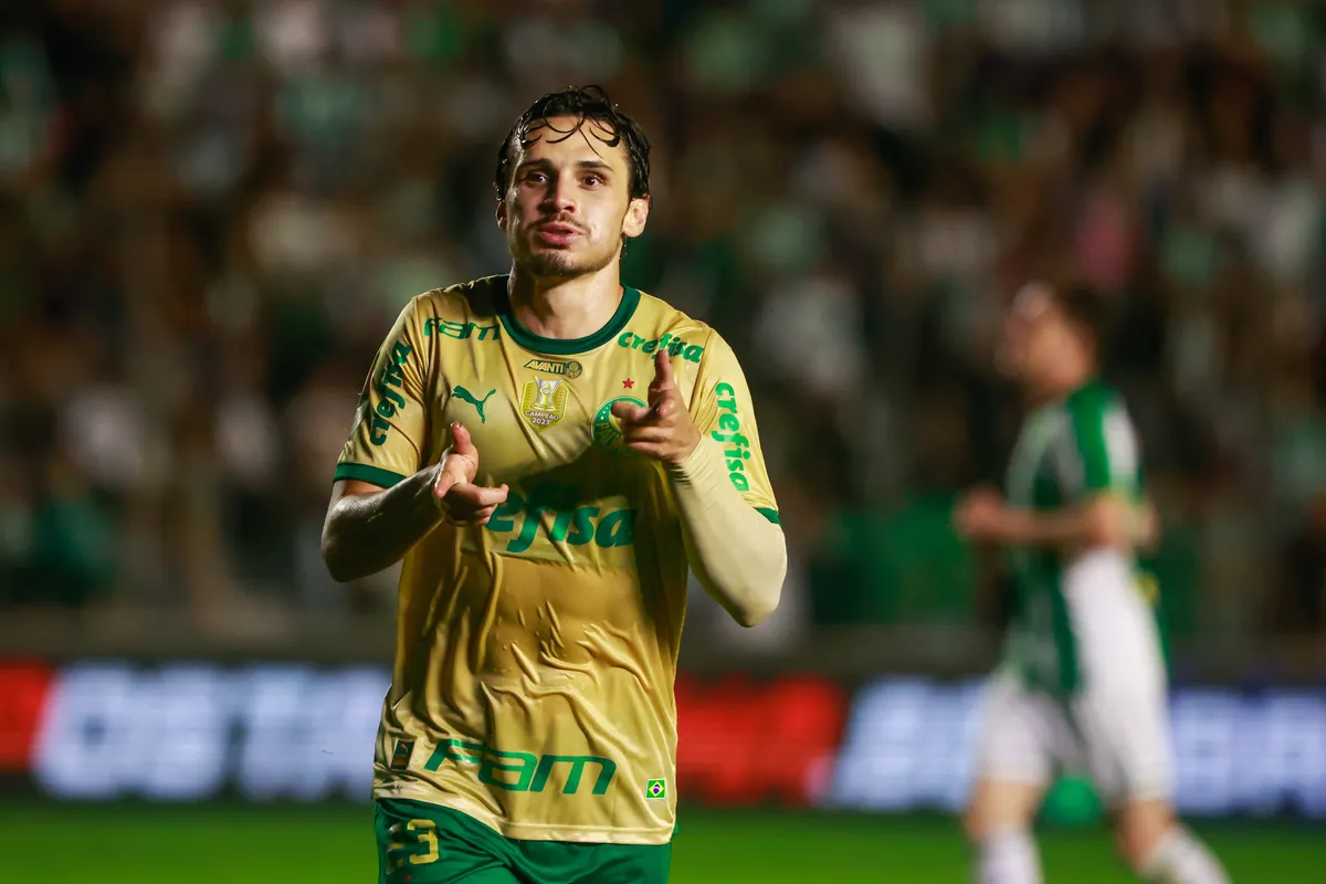 Raphael Veiga voltou a ser titular e decisivo para o Palmeiras na reta final do Brasileiro: meia tem 99 gols com a camisa alviverde