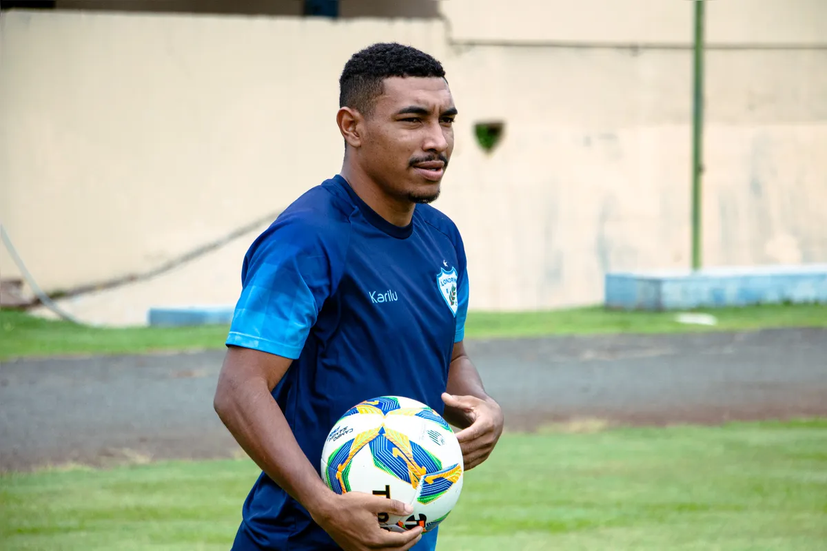 Um dos principais nomes do LEC em 2024, o lateral Maurício está mantido no elenco para a próxima temporada