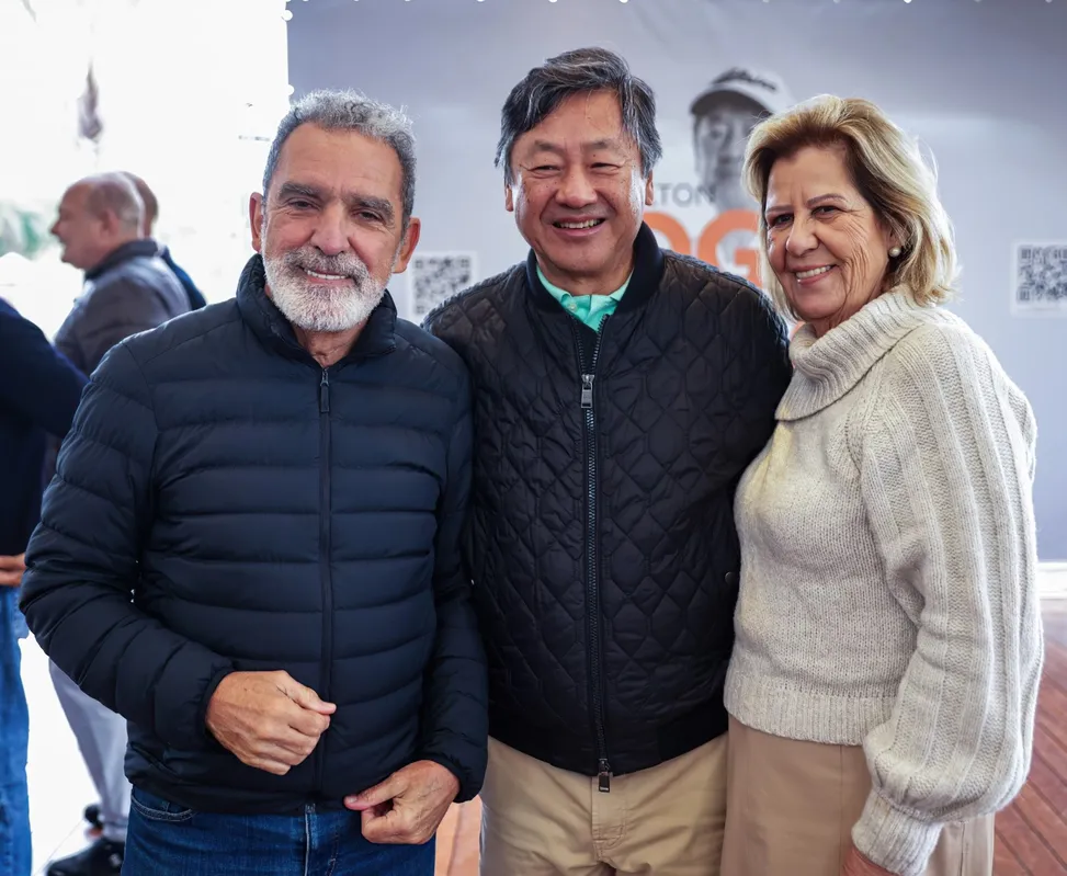 Milton Ogawa com o casal de amigos Raul e Sonia Fulgencio