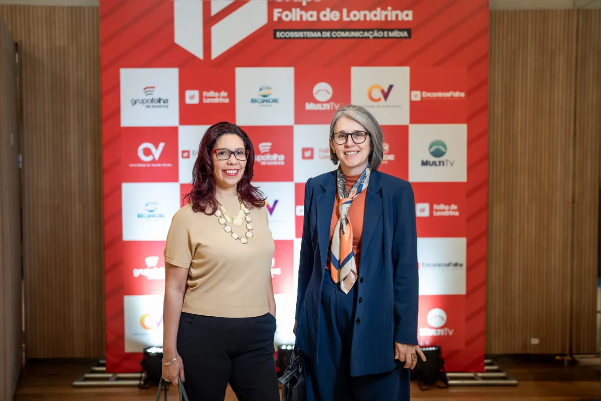 Lisiane Freitas e a reitora da UEL, Marta Regina Gimenez Favaro