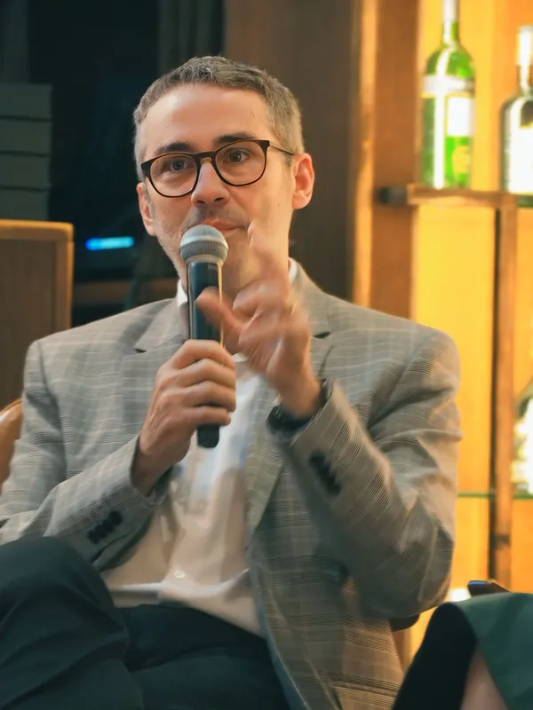 Dr. Fabio Krebs é presidente da Sociedade Brasileira de Ortopedia e Traumatologia -Regional Rio Grande do Sul e médico da Conmebol: como enfatizou, os esportes de impacto, como futebol, beach tennis e crossfit podem afetar as articulações de qualquer praticante, mesmo amador