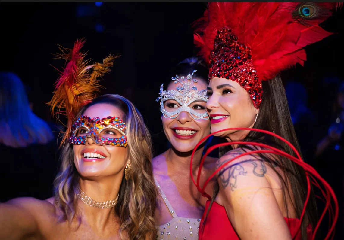 Michele Janene e Ana Rosa Strini, com a anfitriã aniversariante