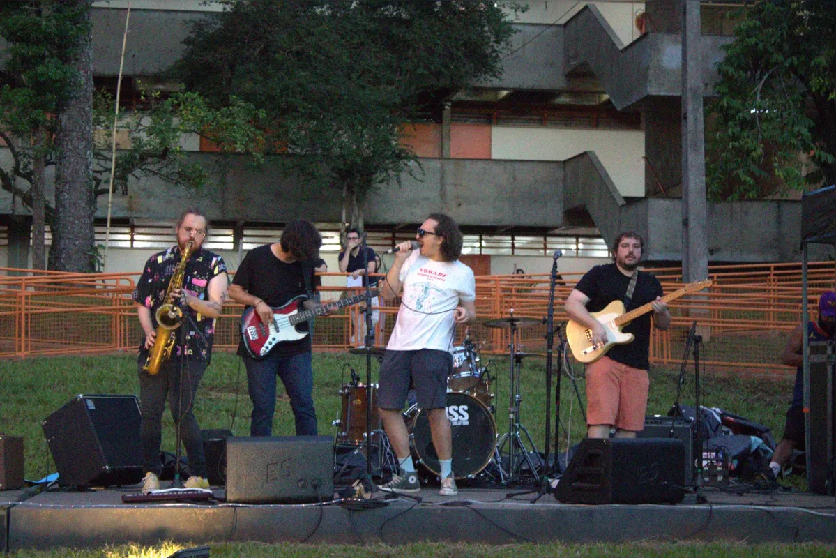 Hipertrópico: bamda londrinense se apresenta à tarde no Palco Gramado