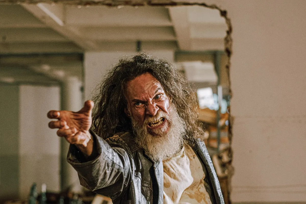 Filme é protagonizado por Luiz Carlos Persy, nacionalmente conhecido por dublar Gandalf, Voldemort e outros personagens