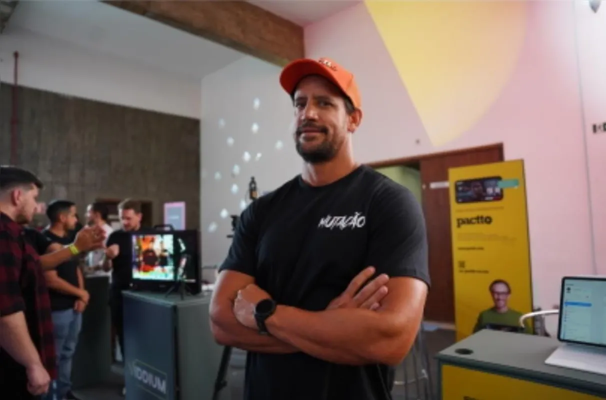 Derick Borba, um dos palestrantes do evento, mostrou como a Inteligência Artificial pode ser usada para revisões e roteiros