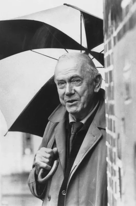 O escritor inglês Graham Greene, autor de "Fim de Caso"